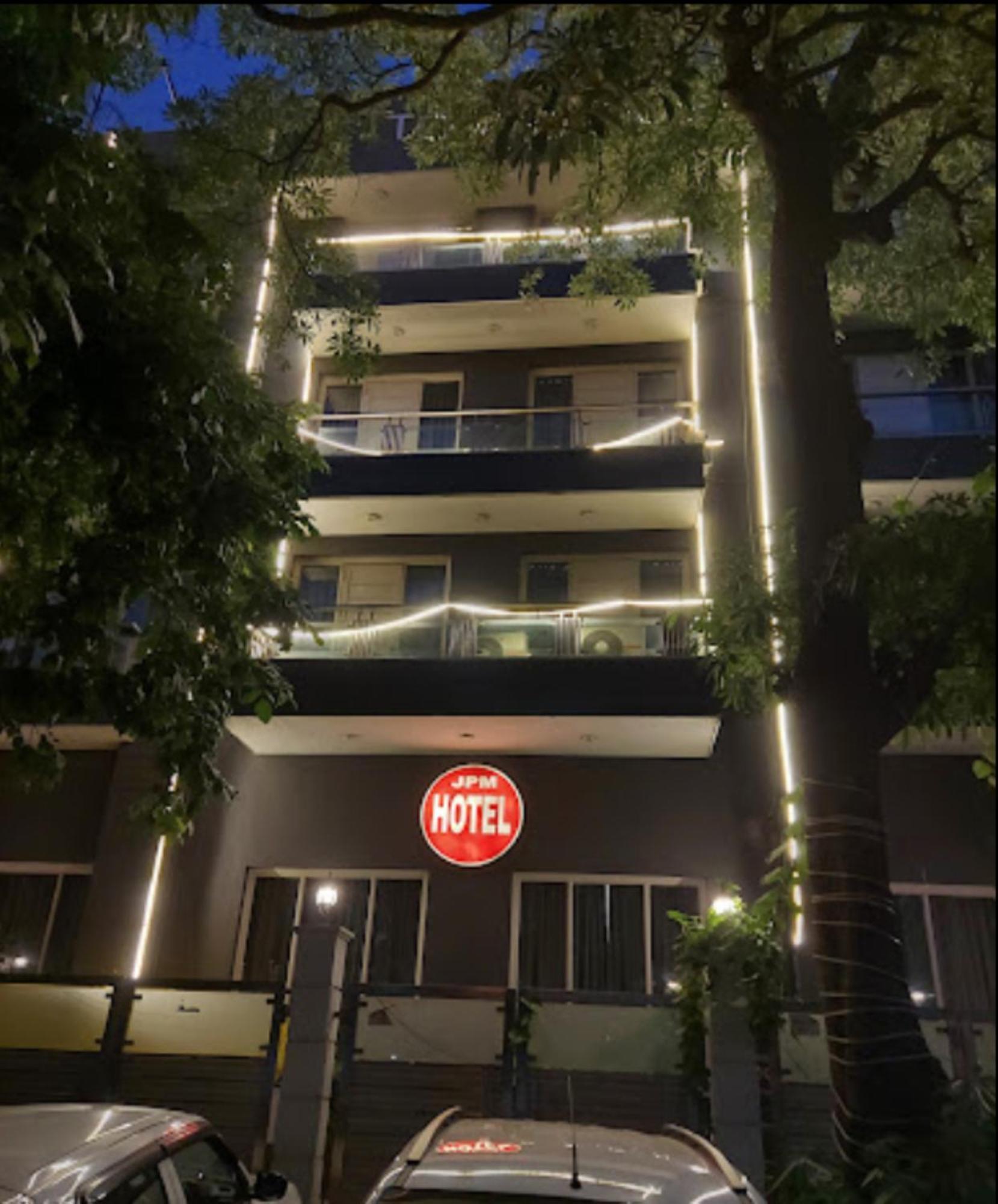 Majestic - East Of Kailash 3* New Delhi