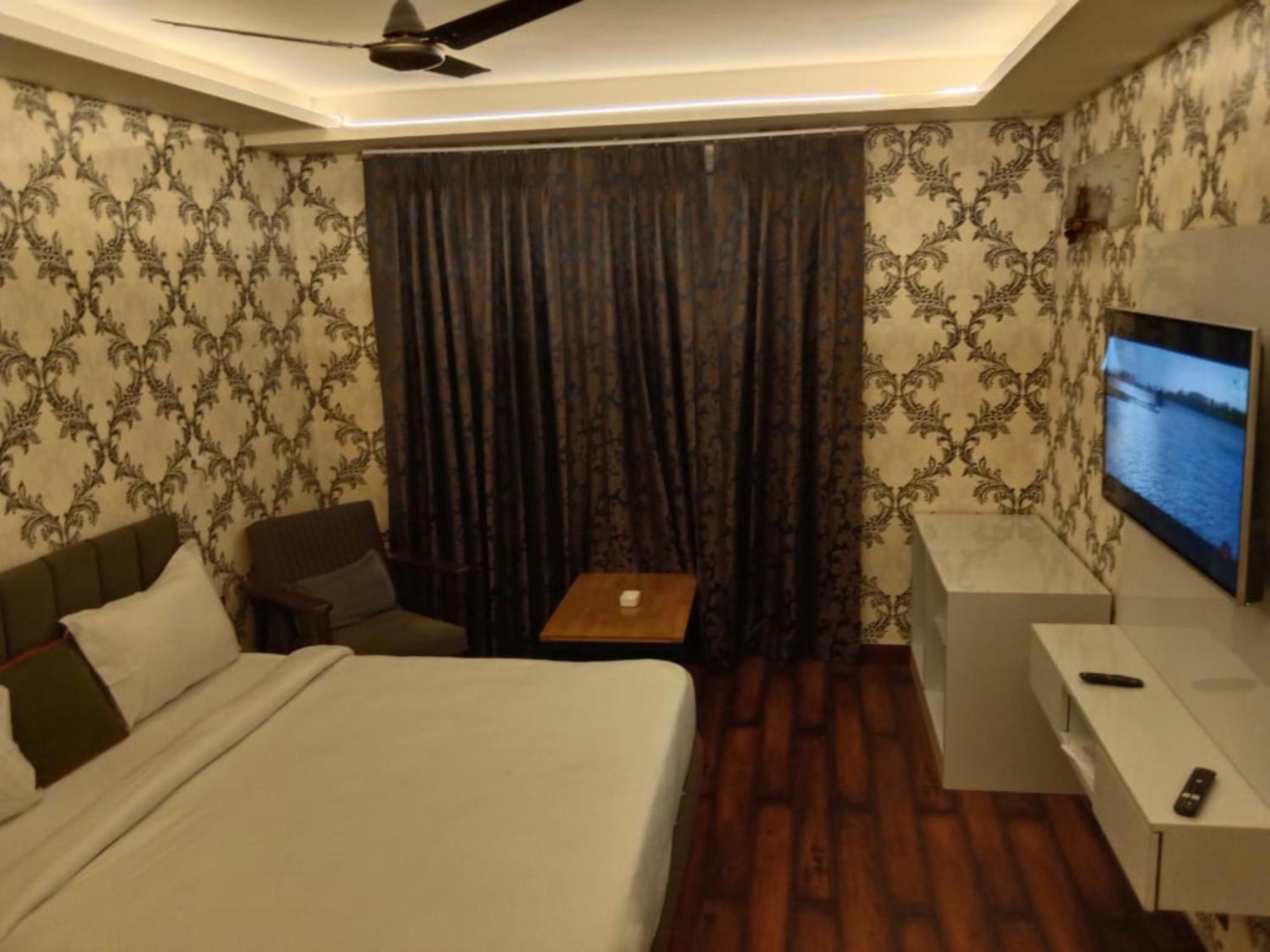 Majestic - East Of Kailash Hotel New Delhi