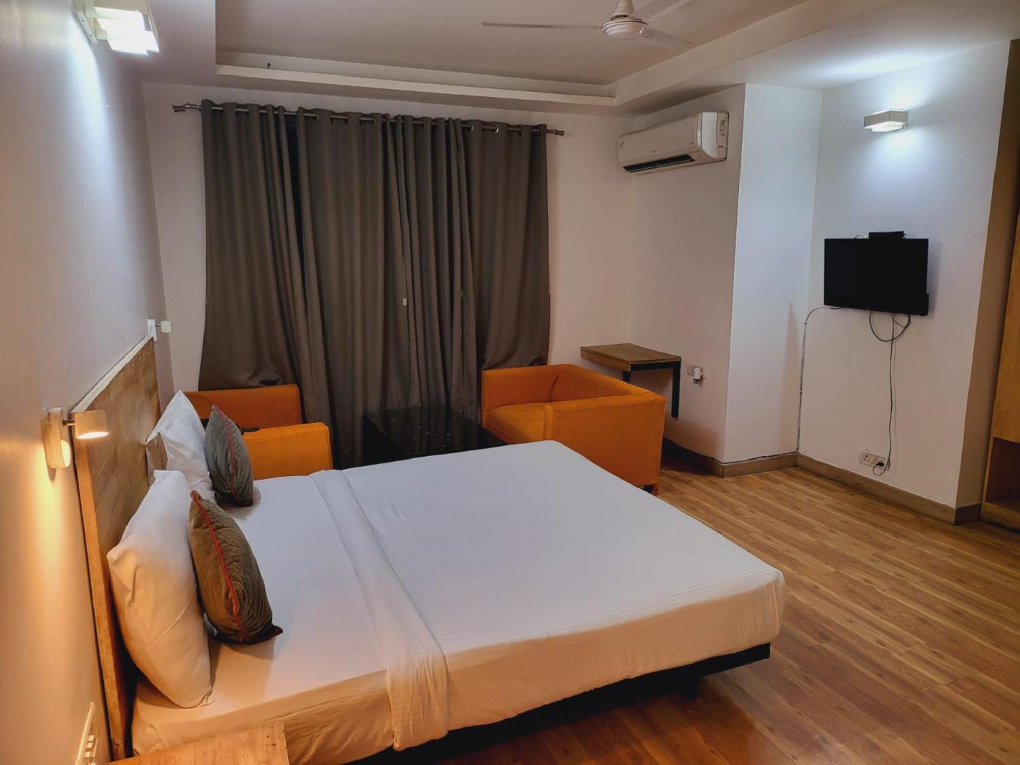Hotel Majestic - East Of Kailash 3*